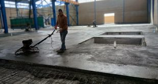 اجرای کف سازی با بتن لیسه ای پروژه ساخت سوله آقای فرامرز محمدی