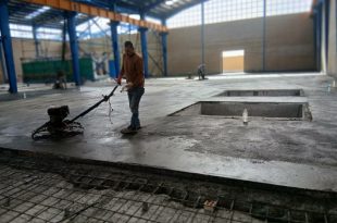 اجرای کف سازی با بتن لیسه ای پروژه ساخت سوله آقای فرامرز محمدی