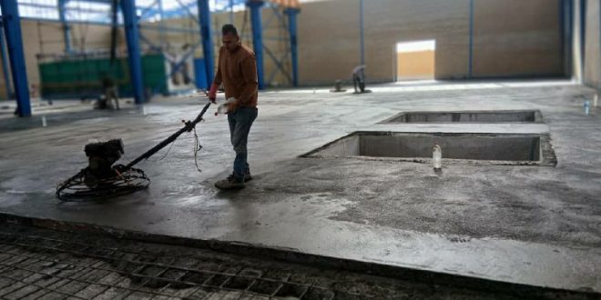 اجرای کف سازی با بتن لیسه ای پروژه ساخت سوله آقای فرامرز محمدی