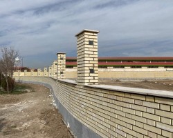 مراحل پایانی دیوارکشی محوطه