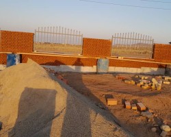 مرحله دیوارکشی محوطه