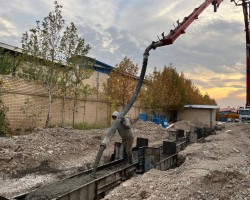 مرحله اجرای فونداسیون فاز توسعه ترمه رنگ ماهان در شهرک صنعتی نظرآباد مرحله اجرای فونداسیون