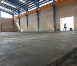 اجرای بتن ریزی کف سوله در شهرک صنعتی امید البرز اجرای بتن ریزی کف سوله