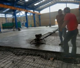 اجرای کف سازی با بتن لیسه ای در شهرک صنعتی امید البرز کف سازی با بتن لیسه ای